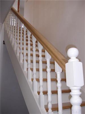 Trap met gedraaide balusters