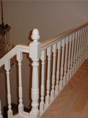 Aansluiting balustrade en trapleuning